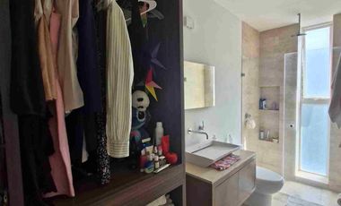 Amplio y discreto departamento en venta en el Country Club