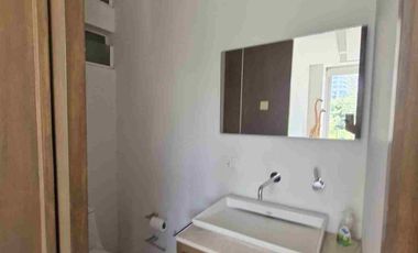 Amplio y discreto departamento en venta en el Country Club