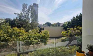 Amplio y discreto departamento en venta en el Country Club