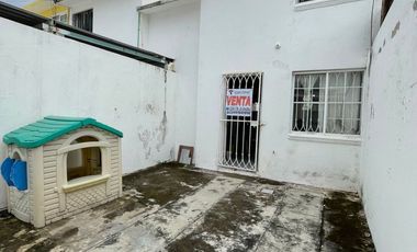 CASA EN VENTA EN LOMAS DE RIO MEDIO