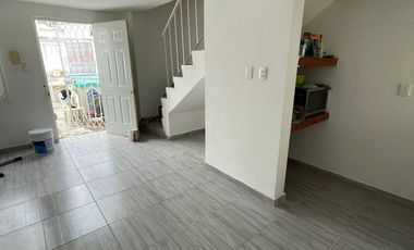 CASA EN VENTA EN LOMAS DE RIO MEDIO