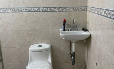 CASA EN VENTA EN LOMAS DE RIO MEDIO