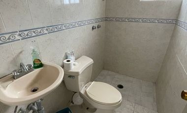 CASA EN VENTA EN LOMAS DE RIO MEDIO