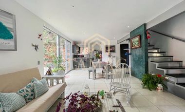 SE RENTA CASA SOLA EN LOMAS DE TZOMPANTLE