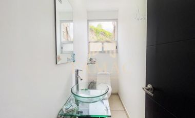 SE RENTA CASA SOLA EN LOMAS DE TZOMPANTLE