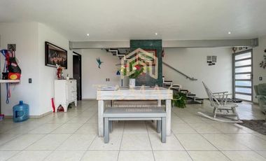 SE RENTA CASA SOLA EN LOMAS DE TZOMPANTLE