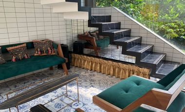 Dijual Rumah Mewah Full furnished Lokasi Strategis Di Ampera