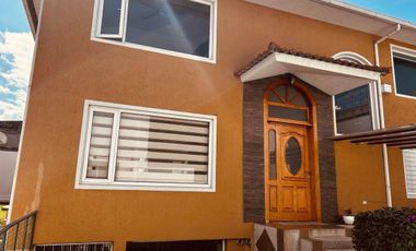 Casa de Venta 4 Dorm., Sector Tumbaco