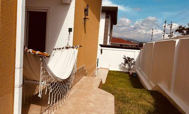 Casa de Venta 4 Dorm., Sector Tumbaco