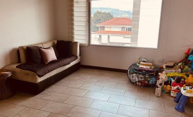 Casa de Venta 4 Dorm., Sector Tumbaco