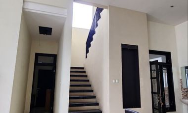 Disewakan Rumah Mewah Siap Huni di Araya Golf Malang Kawasan Elit