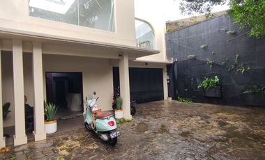 Disewakan Rumah Bisa Utk Klinik/Kantor di Cipete, Kemang