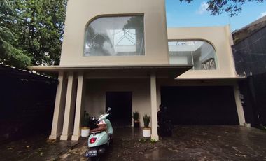 Disewakan Rumah Bisa Utk Klinik/Kantor di Cipete, Kemang