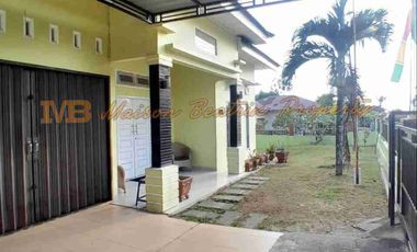 DIJUAL ATAU DISEWAKAN RUMAH 1LANTAI FULLY FURNISH DI BAMBU KUNING TENAYAN RAYA PEKAN BARU