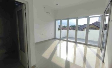 rumah murah di pusat kota Johar Baru Jakarta pusat 3 lantai under 1M