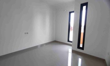 rumah murah di pusat kota Johar Baru Jakarta pusat 3 lantai under 1M