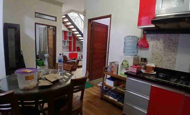 DIJUAL RUMAH HOOK 2 LANTAI JATIBENING DEKAT LRT JATIWARINGIN SELANGKAH KE JAKARTA