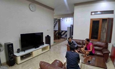 DIJUAL RUMAH HOOK 2 LANTAI JATIBENING DEKAT LRT JATIWARINGIN SELANGKAH KE JAKARTA