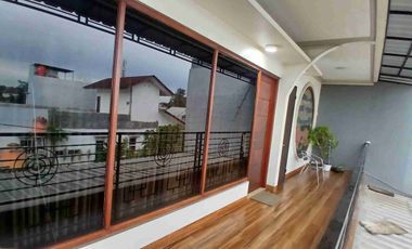 DIJUAL RUMAH HOOK 2 LANTAI JATIBENING DEKAT LRT JATIWARINGIN SELANGKAH KE JAKARTA