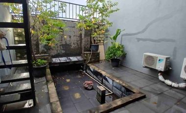 DIJUAL RUMAH HOOK 2 LANTAI JATIBENING DEKAT LRT JATIWARINGIN SELANGKAH KE JAKARTA