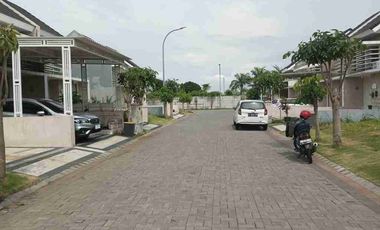 dijual via lelang aset macet Perum puri Safira regency cluster sahanaya kec menganti Gresik
