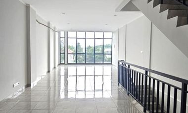 Ruko Crystal 3lt type 5x5 75m Summarecon Bekasi