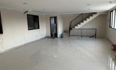 Disewakan GUDANG di DAAN MOGOT Gudang baru, 1 unit, 3 lantai