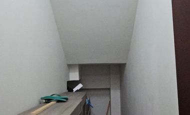 Town House Puri Mansion Full Furnished View Kolam Renang