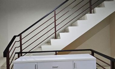 Town House Puri Mansion Full Furnished View Kolam Renang