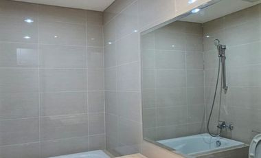 Town House Puri Mansion Full Furnished View Kolam Renang