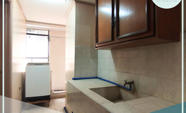 FURNISHED 3 BEDROOM UNIT FOR SALE IN LPL PLAZA FACING MAKATI SPORTS CLUB, MAKATI CITY