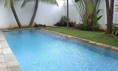 Townhouse Dua Kemang dengan S Pool di Lokasi Strategis