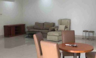 Townhouse Dua Kemang dengan S Pool di Lokasi Strategis