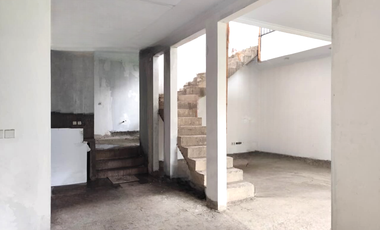 Rumah hoek 2lt 14x17 237m Type 5KT Cluster La seine JGC Jakarta Garden City Cakung