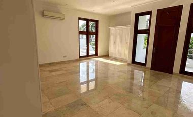 RUMAH MEWAH DIJUAL DI KOMPLEK PERMATA HIJAU PRIVATE POOL