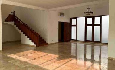 RUMAH MEWAH DIJUAL DI KOMPLEK PERMATA HIJAU PRIVATE POOL