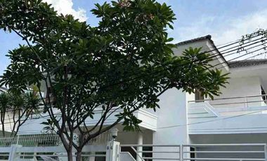 RUMAH MEWAH DIJUAL DI KOMPLEK PERMATA HIJAU PRIVATE POOL