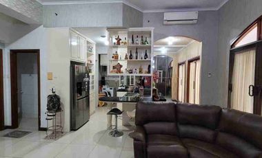 Townhouse Mewah 2 Lantai – Garden Mansion
Pakuwon Indah, Surabaya Barat