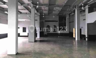 Gudang Raya Pasar Minggu Masuk Container