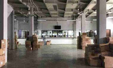 Gudang Raya Pasar Minggu Masuk Container