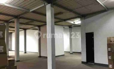 Gudang Raya Pasar Minggu Masuk Container