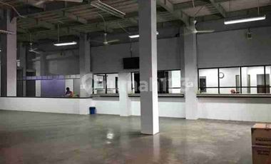 Gudang Raya Pasar Minggu Masuk Container