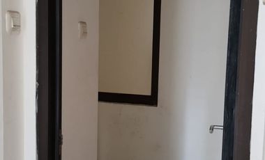 Disewakan rumah 2 lantai dengan akses yang mudah di casajardine