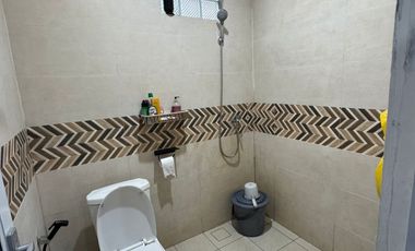 Dijual Rumah Luas Ex Konveksi di Komplek Pharmindo