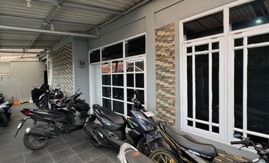 Dijual Rumah Luas Ex Konveksi di Komplek Pharmindo