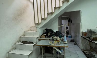 Dijual Rumah Luas Ex Konveksi di Komplek Pharmindo