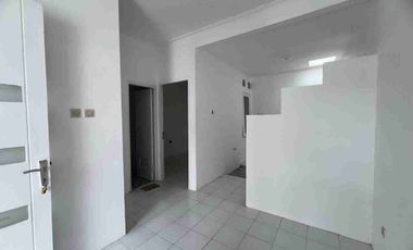 RUMAH  NEMPEL BSD CITY, SEBELAH WALIKOTA TANGERANG SELATAN