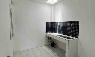 RUMAH  NEMPEL BSD CITY, SEBELAH WALIKOTA TANGERANG SELATAN