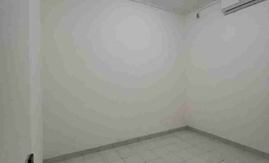 RUMAH  NEMPEL BSD CITY, SEBELAH WALIKOTA TANGERANG SELATAN