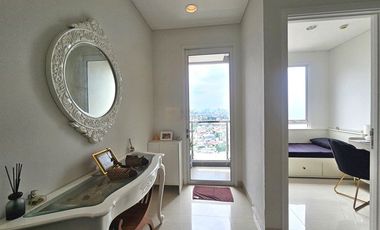 Selangkah ke Central Park Mall  Disewakan 2BR Grand Madison Furnished Mewah & Homey – Siap Huni